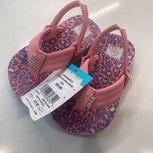 Toddler size 6 pink reef sandals